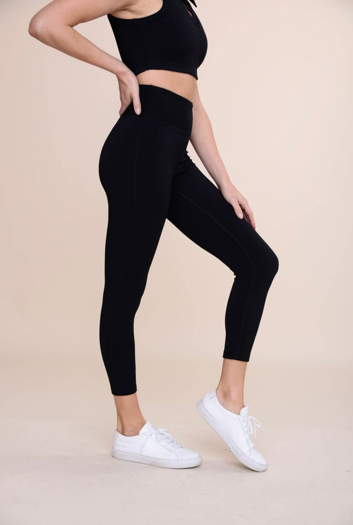 Ribbed High-Waist Capri Legging-Black